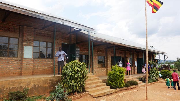 Equator School, Uganda, financed by Better Globe Equator School, Uganda, financed by Better Globe